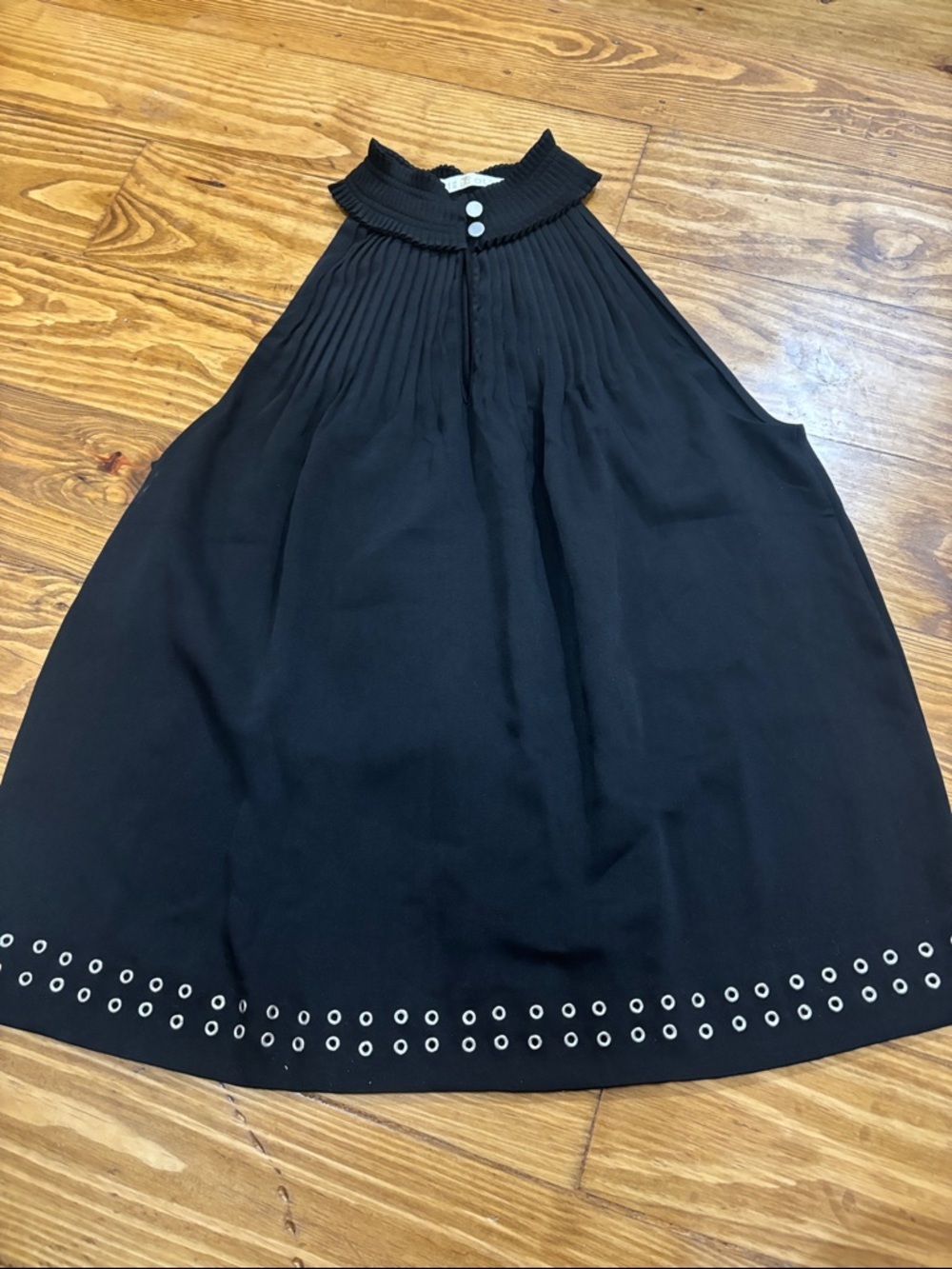 Marie Oliver Pleated Top with Bottom Detailing Size Medium
